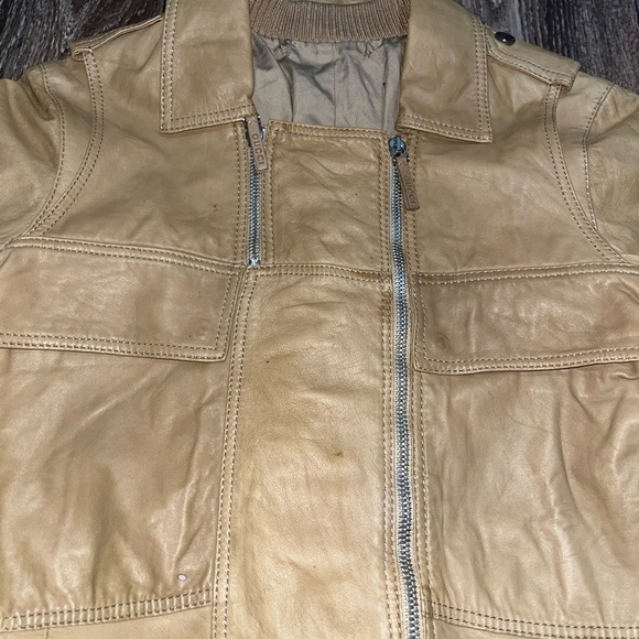 Gucci 100% Genuine Leather Jacket - Picture 4 of 14